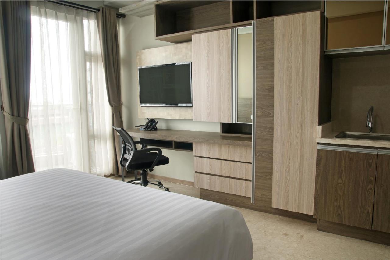 Graha Makara Suite Hotel & Residence Cikarang Buitenkant foto