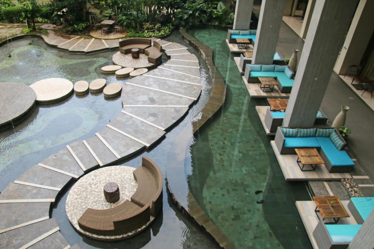 Graha Makara Suite Hotel & Residence Cikarang Buitenkant foto