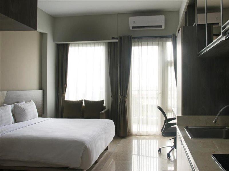 Graha Makara Suite Hotel & Residence Cikarang Buitenkant foto