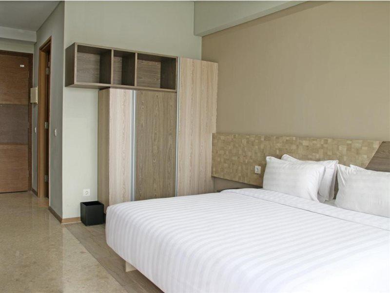 Graha Makara Suite Hotel & Residence Cikarang Buitenkant foto
