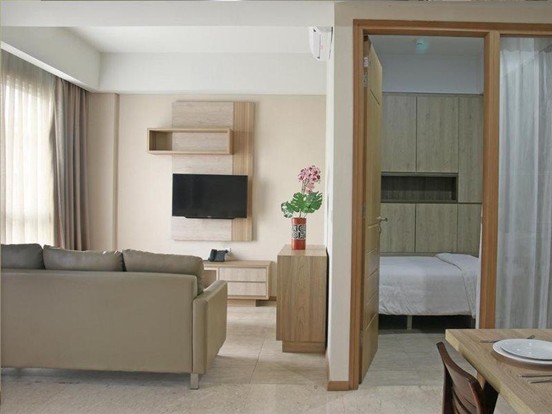 Graha Makara Suite Hotel & Residence Cikarang Buitenkant foto