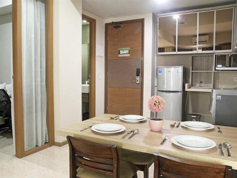 Graha Makara Suite Hotel & Residence Cikarang Buitenkant foto