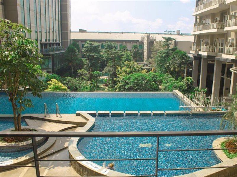 Graha Makara Suite Hotel & Residence Cikarang Buitenkant foto